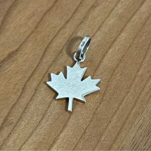 Links of London 925 Maple Leaf Charm